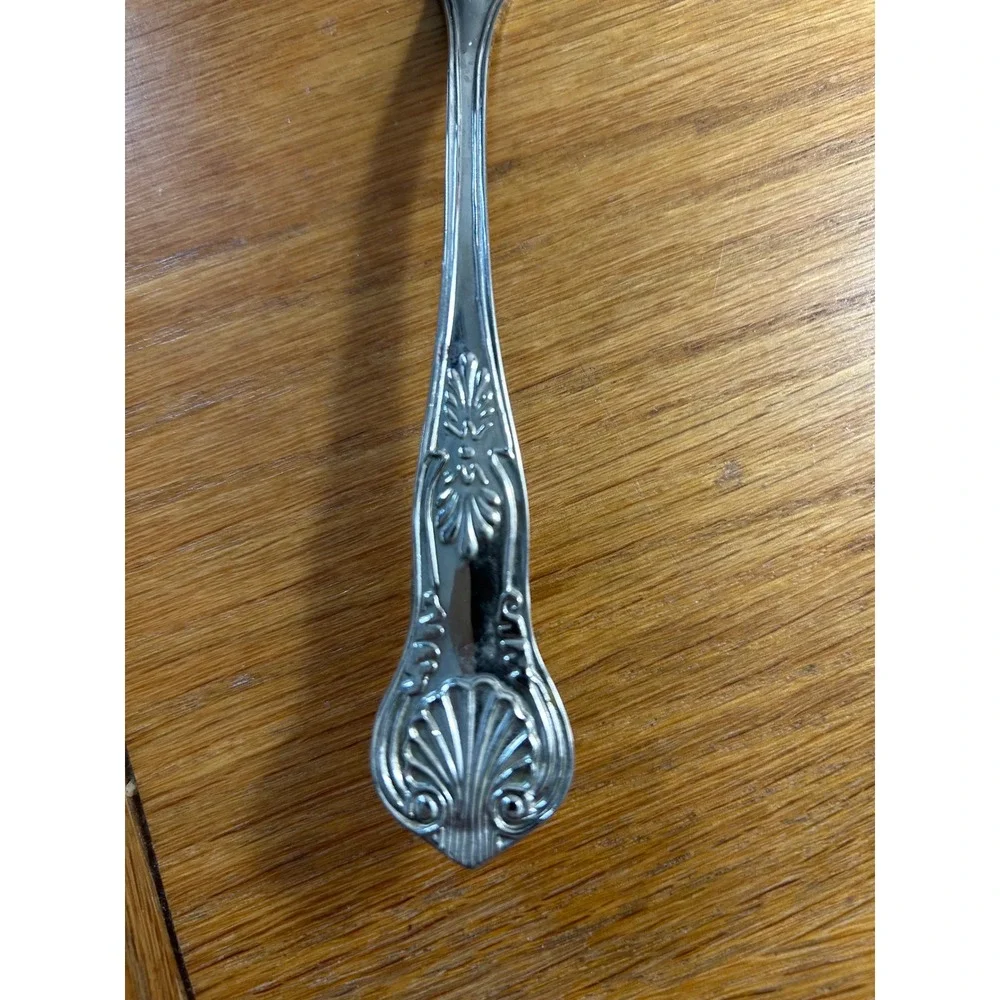 Vintage Silver Ornate Engraved Cake Pie Server Shell Handle Serrated Edge 10.75